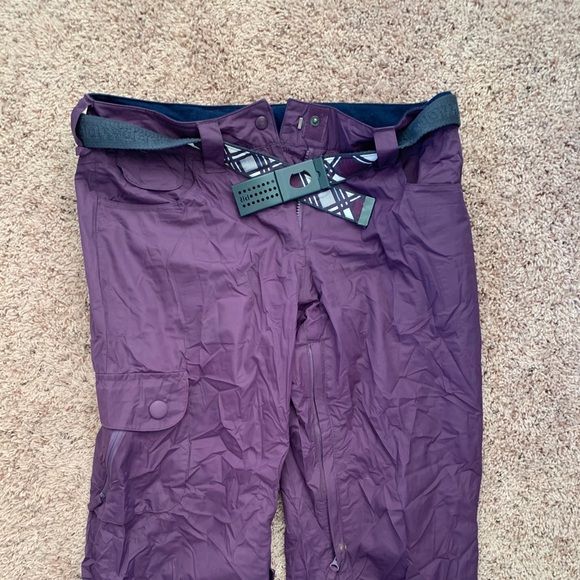 Snow pants - Picture 1 of 2